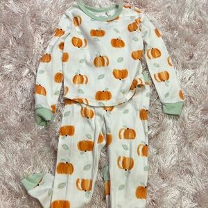 Jessica Simpson pumpkin print pajama girls set
